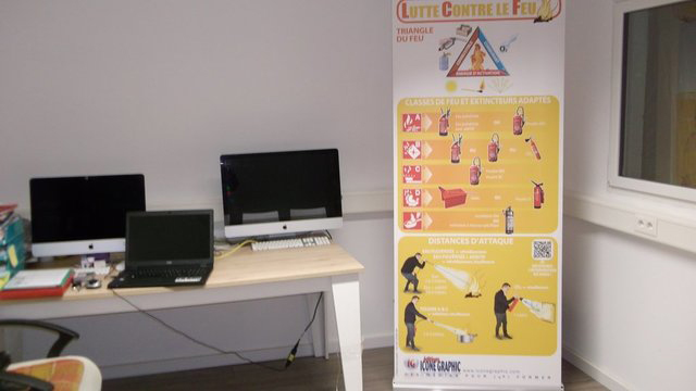 L’équipe de formateurs en secourisme de JM Formations et Audits en Moselle Professionnelle et rigoureuse, l’équipe de JM Formations et Audits vous accueille au sein de son centre de formation en sécurité incendie pour vous accompagner durant les formations en secourisme.